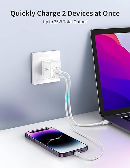 Momox One Plug 30W PD Fa Dual port  Charger (UM39CN)
